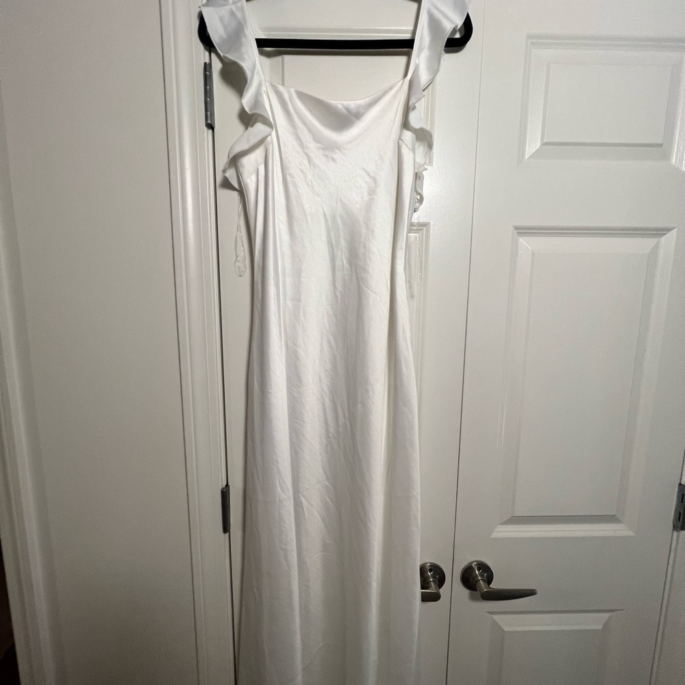 Flutter sleeve Classic White Gown